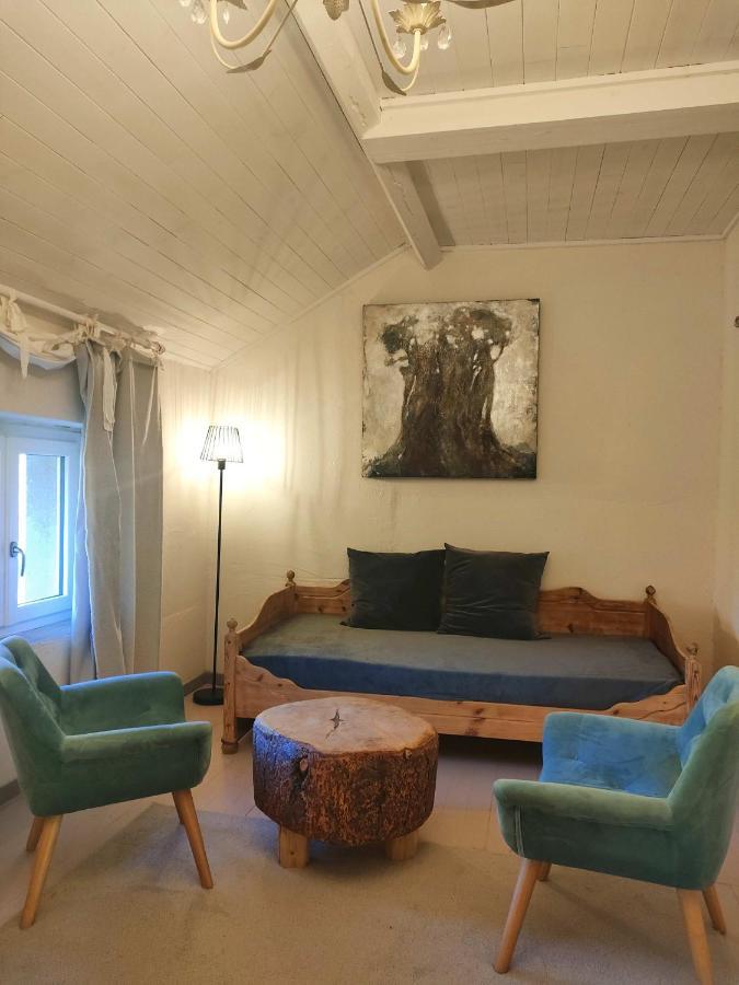 Les Muzards Hotel Châtel-Montagne Eksteriør billede